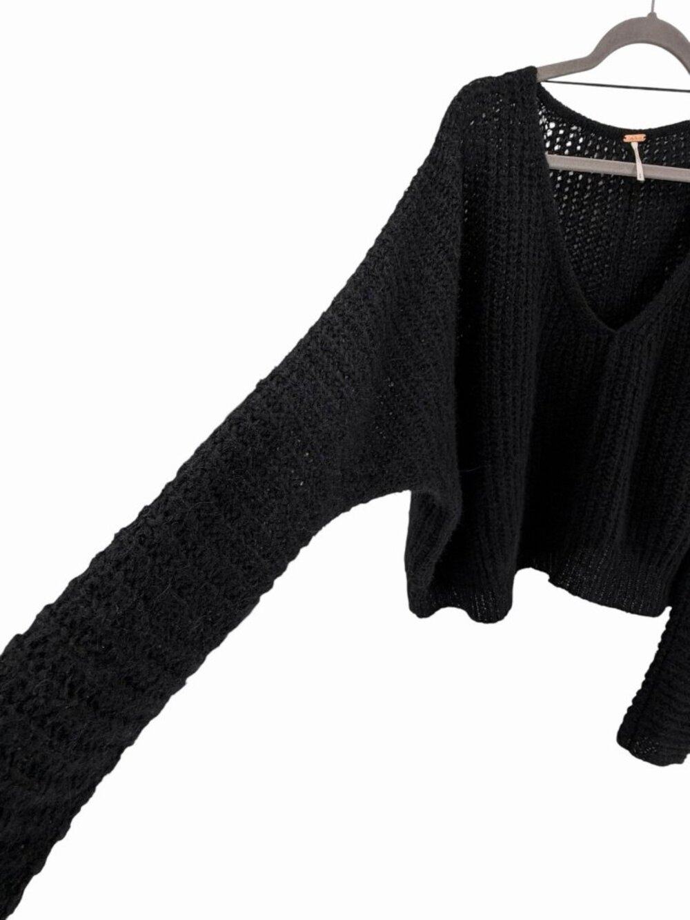 FREE PEOPLE Women's Black Semi-Loose Knit Oversize Alpaca Blend Crop Sweater SM - Picture 2 of 5